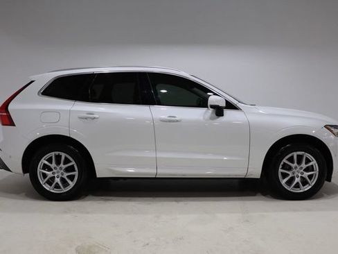 Used 2018 Volvo XC60 T5 Momentum w/ Vision Package AWD/4WD image 6