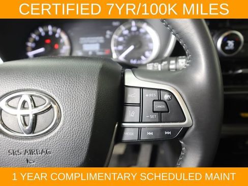 Used 2024 Toyota Highlander XLE FWD image 43