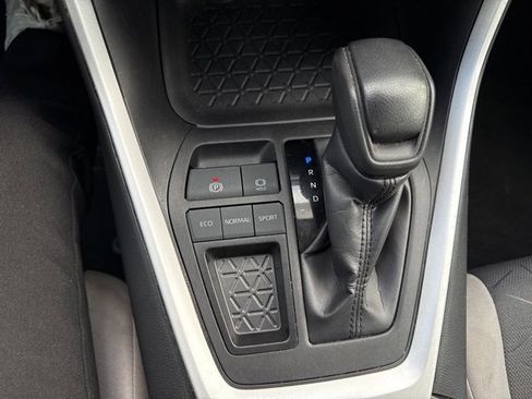 Used 2024 Toyota RAV4 XLE image 17