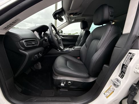 Used 2022 Maserati Levante GT AWD/4WD image 13