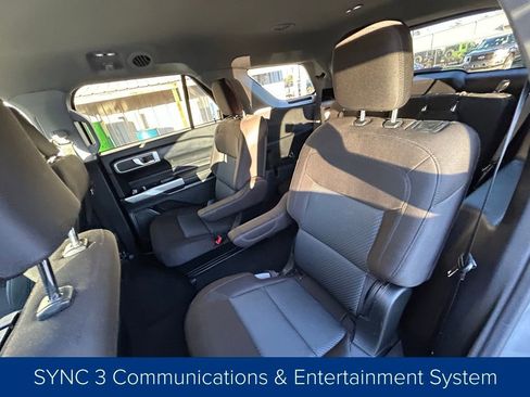 Used 2022 Ford Explorer XLT image 19