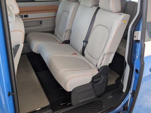 Used 2025 Volkswagen ID. Buzz 1st Edition RWD image 18