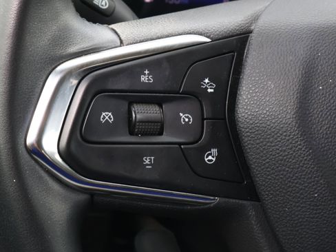 Used 2025 Chevrolet Trax ACTIV w/ Sunroof Package image 21