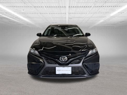 Used 2022 Toyota Camry SE FWD image 7