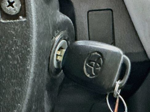 Used 2017 Toyota RAV4 XLE w/ Plus Special Value Package FWD image 19