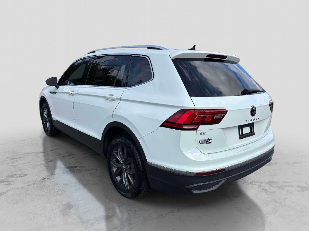Used 2022 Volkswagen Tiguan SE AWD/4WD image 3