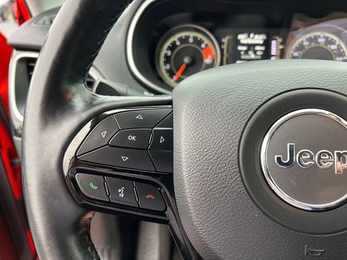 Used 2021 Jeep Cherokee Latitude Plus FWD image 15