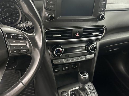 Used 2018 Hyundai Kona Limited image 17