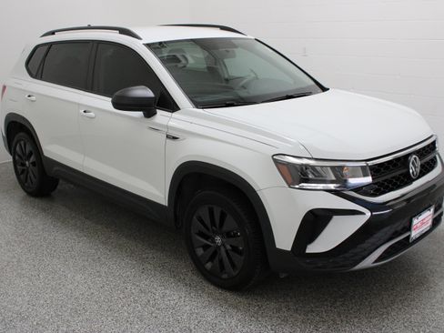 Used 2022 Volkswagen Taos S FWD image 4