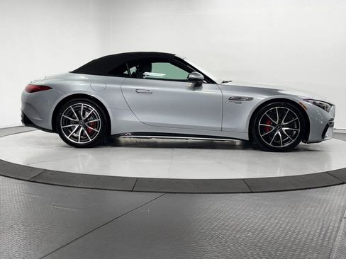 Used 2022 Mercedes-Benz SL 55 AMG 4MATIC w/ Driver Assistance Package image 37