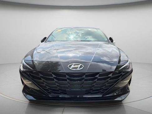 Used 2023 Hyundai Elantra SEL w/ Convenience Package FWD image 3