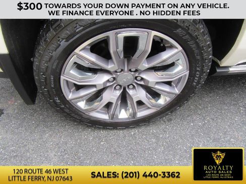 Used 2015 GMC Yukon XL Denali w/ Premium Package image 29