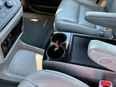 Used 2018 Toyota Sienna XLE Premium FWD image 18
