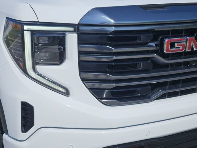 Used 2024 GMC Sierra 1500 AT4 w/ Technology Package AWD/4WD image 8
