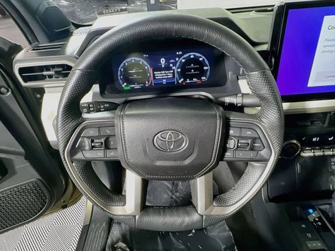 Used 2024 Toyota Tacoma TRD Off-Road w/ TRD Off Road Upgrade Package AWD/4WD image 10