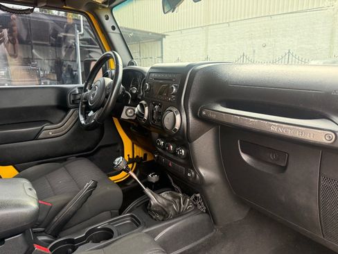 Used 2011 Jeep Wrangler Unlimited Sport AWD/4WD image 16