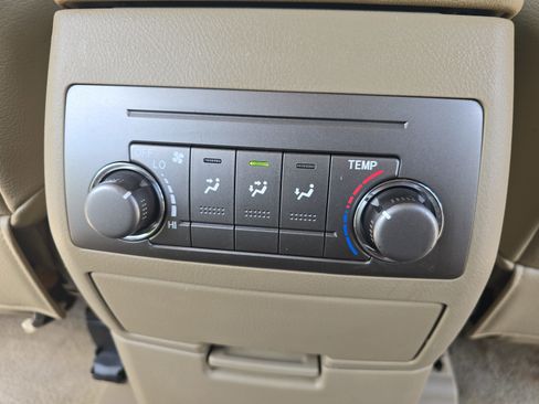 Used 2010 Toyota Highlander 4WD image 12