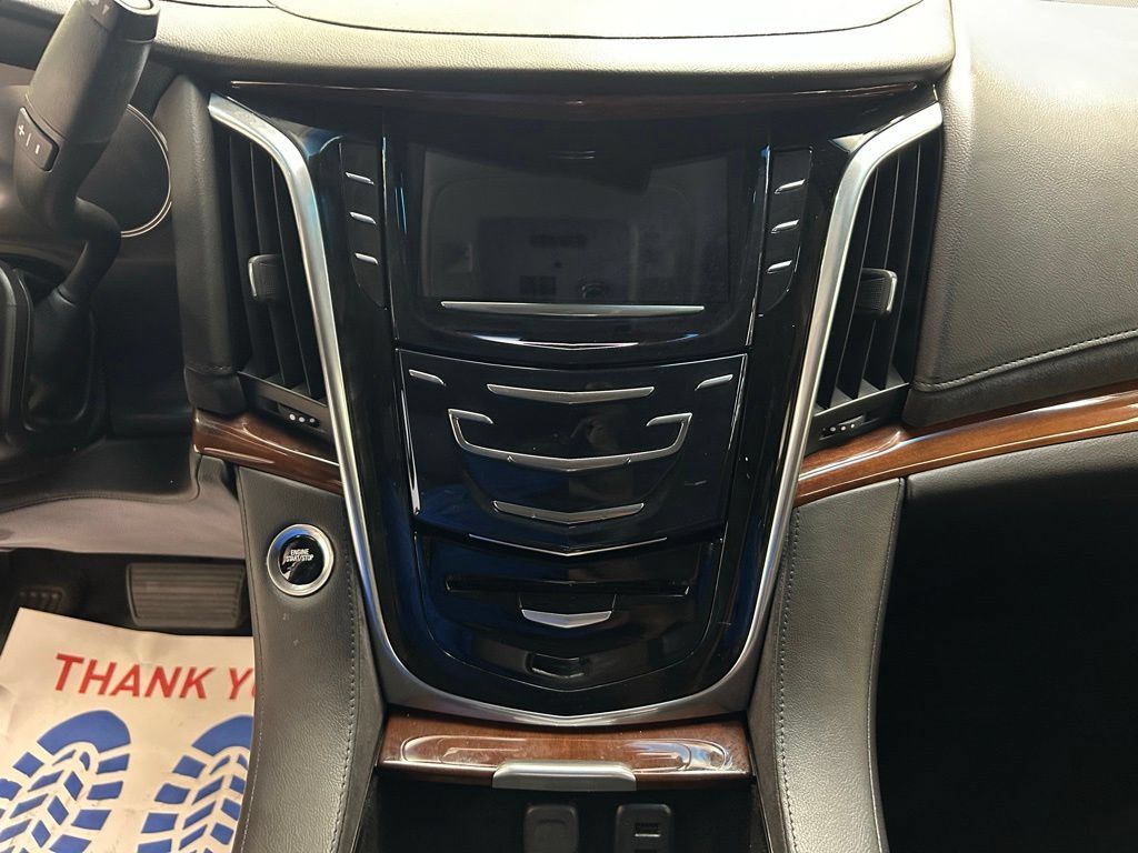Used 2019 Cadillac Escalade Premium Luxury RWD image 28