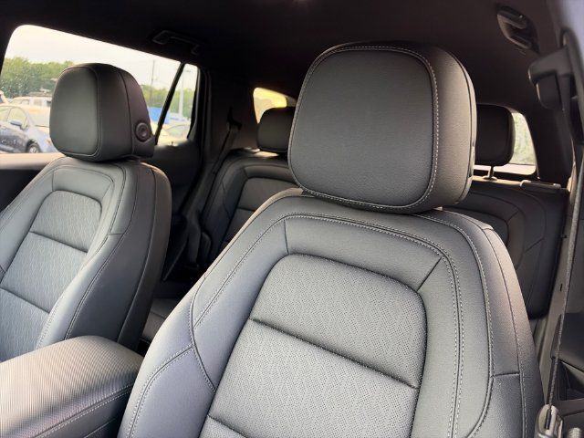 Used 2026 Chevrolet Equinox LT w/ Convenience Package II FWD image 21