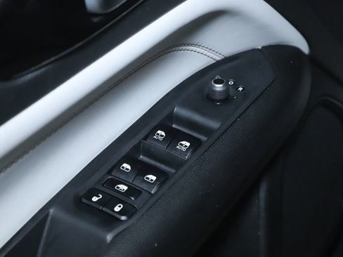 Used 2023 Jeep Compass Limited AWD/4WD image 16