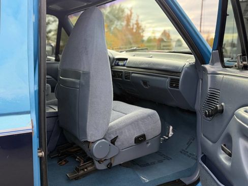 Used 1993 Ford F250 XLT image 57