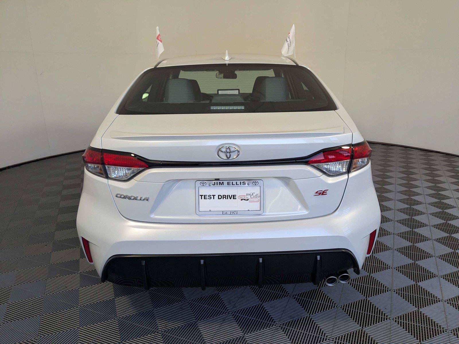 Certified 2026 Toyota Corolla SE w/ SE Package FWD image 5