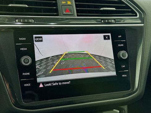 Used 2024 Volkswagen Tiguan SE image 21