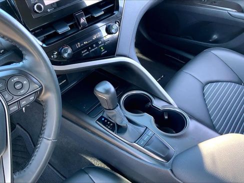 Used 2024 Toyota Camry SE image 15