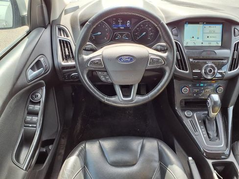 Used 2016 Ford Focus Titanium w/ Titanium Technology Package FWD image 10