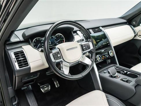 Used 2023 Land Rover Discovery HSE R-Dynamic AWD/4WD image 16
