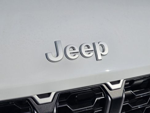 New 2026 Jeep Grand Cherokee Limited image 3
