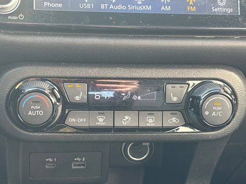 Used 2021 Nissan Kicks SR w/ SR Premium Package image 11