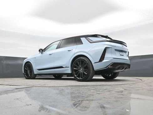 New 2026 Cadillac Lyriq V image 36