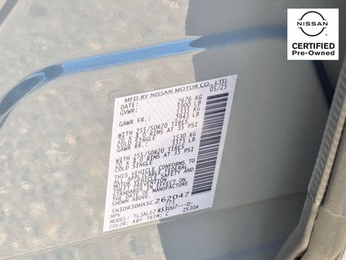 Certified 2025 Nissan Pathfinder Platinum FWD image 29