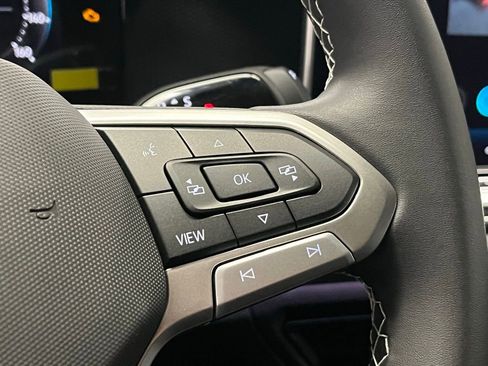 New 2026 Volkswagen Tiguan SE image 28