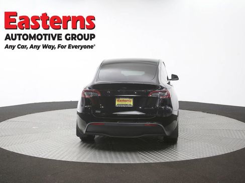 Used 2022 Tesla Model Y Long Range AWD/4WD image 32