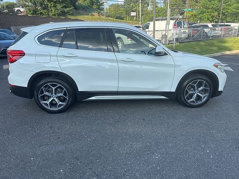 Used 2017 BMW X1 xDrive28i AWD/4WD image 3