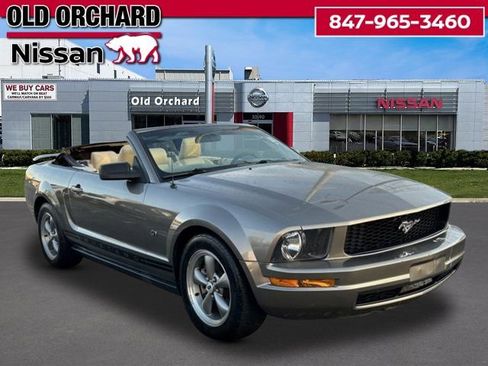 Used 2005 Ford Mustang Convertible image 9