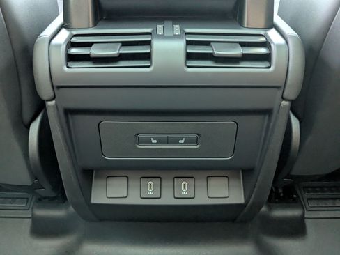New 2026 Land Rover Defender 110 X-Dynamic SE AWD/4WD image 30