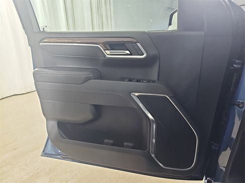 Used 2025 GMC Sierra 1500 Elevation image 30