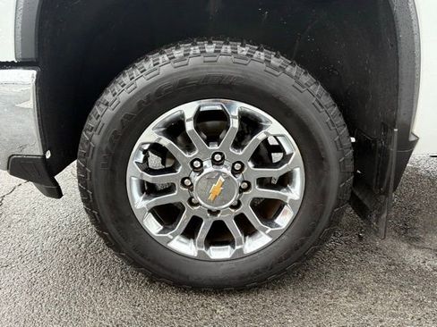 Used 2024 Chevrolet Silverado 2500 LTZ w/ LTZ Plus Package image 9