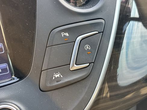 Used 2020 Buick Envision Premium AWD/4WD image 28