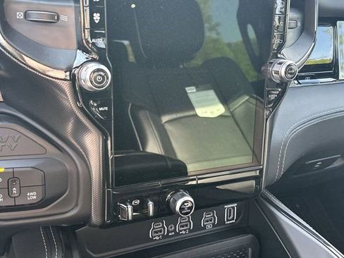 New 2025 RAM 2500 Limited image 25