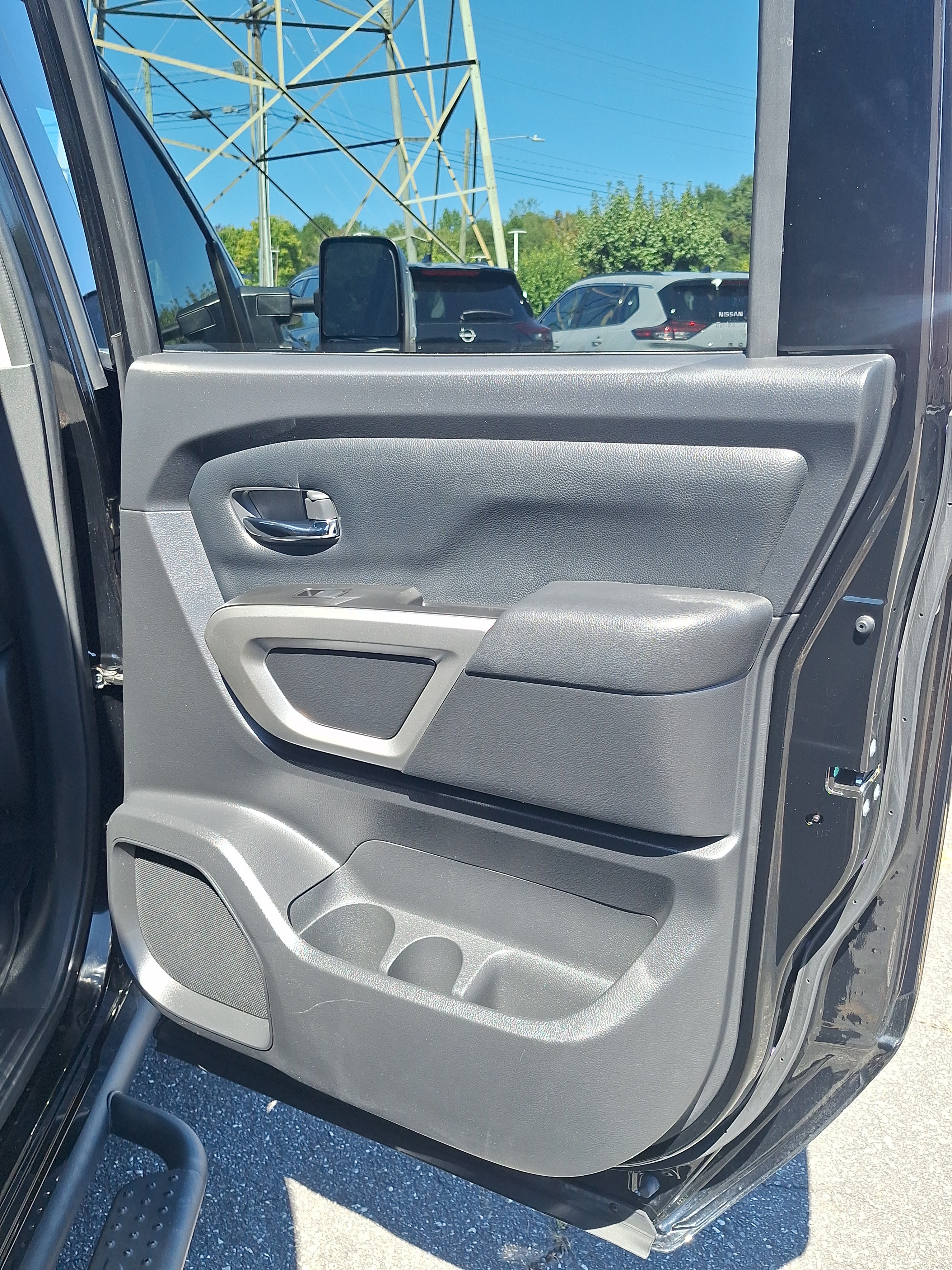 Used 2024 Nissan Titan SV w/ SV Convenience Package AWD/4WD image 27