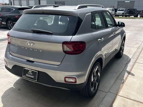 New 2026 Hyundai Venue SEL FWD image 4