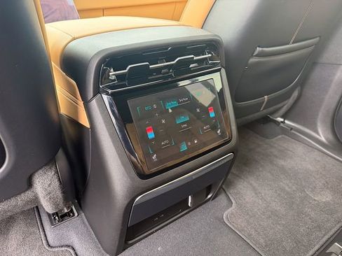 Certified 2025 Cadillac Escalade IQ Sport 2 AWD/4WD image 9
