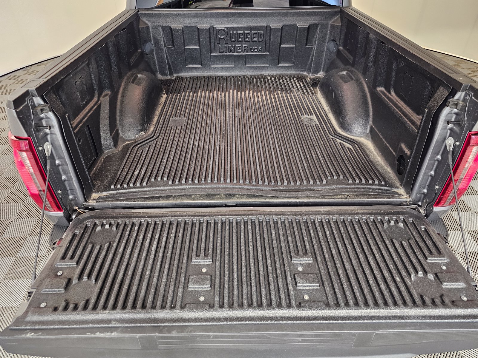 Used 2025 Ford F150 XLT w/ Equipment Group 301A Standard AWD/4WD image 23