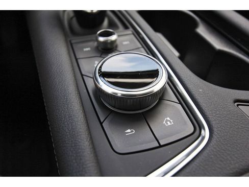 New 2025 Cadillac XT6 Luxury image 21