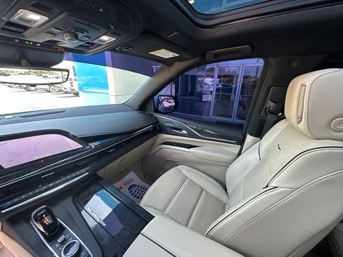 Used 2023 Cadillac Escalade Premium Luxury w/ LPO, Illumination Package RWD image 20
