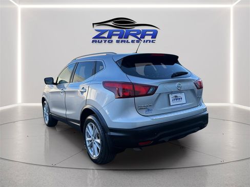 Used 2017 Nissan Rogue Sport SV AWD/4WD image 5